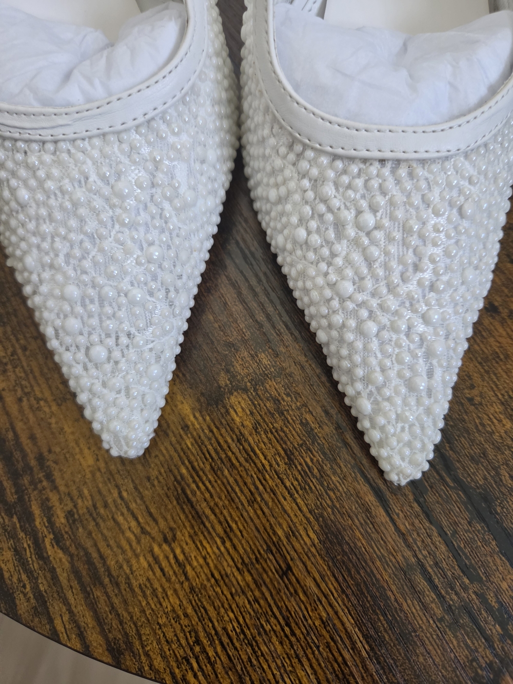 Steve Madden White Beaded Pointed Slingback Pumps - Picture 7 of 7